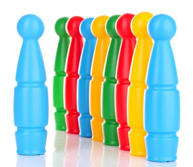 beyaz izole oyuncak bowling renkli plastik cips