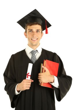 Diploma ve üzerinde beyaz izole kitap tutan genç mezuniyet adam