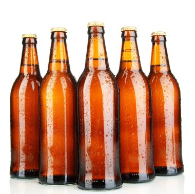 bira şişeleri üzerinde beyaz izole