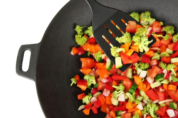Ragu vegetal em wok, isolado em branco — Fotografia de Stock