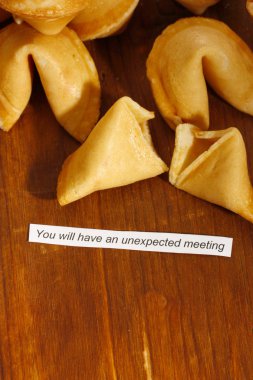 Tahta masada fal kurabiyeleri