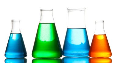 test tüpleri ile üzerine beyaz izole renkli sıvı