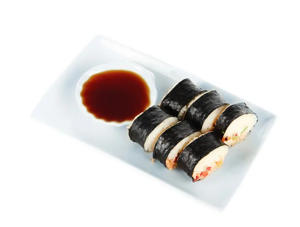 Sabroso sushi Maki - Rollo aislado en blanco — Foto de Stock