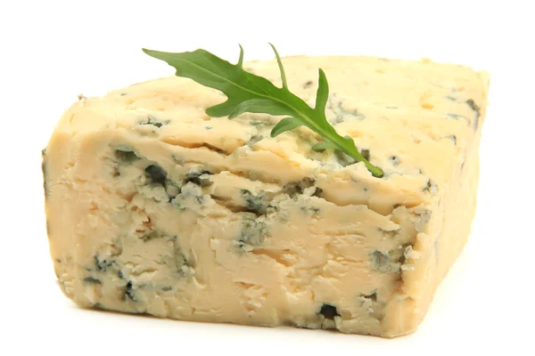 Sabroso queso azul, aislado en blanco — Foto de Stock
