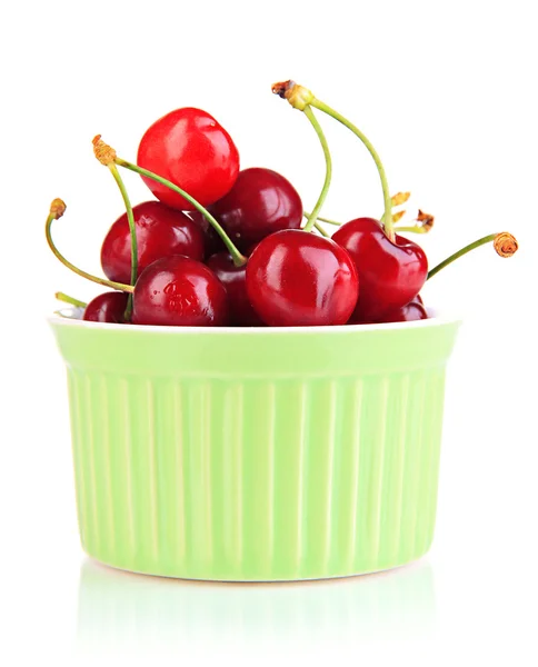 Ripe red cherry berries in bowl isolated on white — Stock Photo, Image