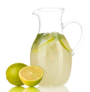 limonata sürahi beyaz izole içinde