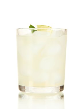 cam üzerine beyaz izole limonata