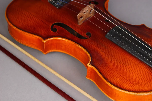 Classical violin on grey background — Stock Photo, Image