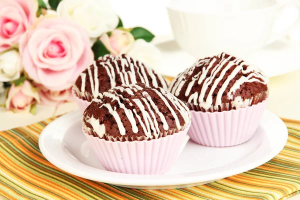 Сладкие шоколадные кексы — стоковое фото