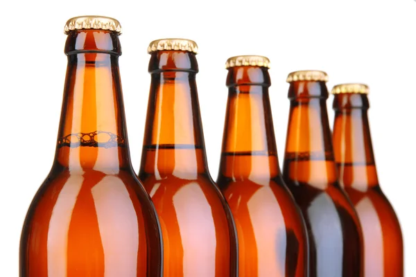 Bottiglie di birra isolate su bianco — Foto Stock