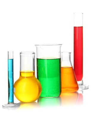test tüpleri ile üzerine beyaz izole renkli sıvı