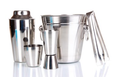 kokteyl shaker ve metal buz kovası whit üzerinde izole