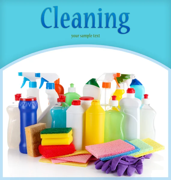 Diferentes tipos de limpiadores domésticos y esponjas de colores, guantes aislados en blanco — Foto de Stock