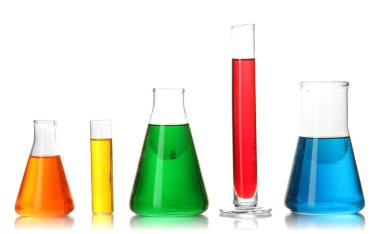 test tüpleri ile üzerine beyaz izole renkli sıvı