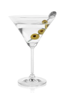 whit üzerinde izole zeytinli martini cam