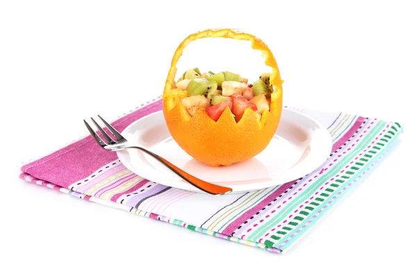 Sałatka owocowa w orange małpo na białym tle — Zdjęcie stockowe