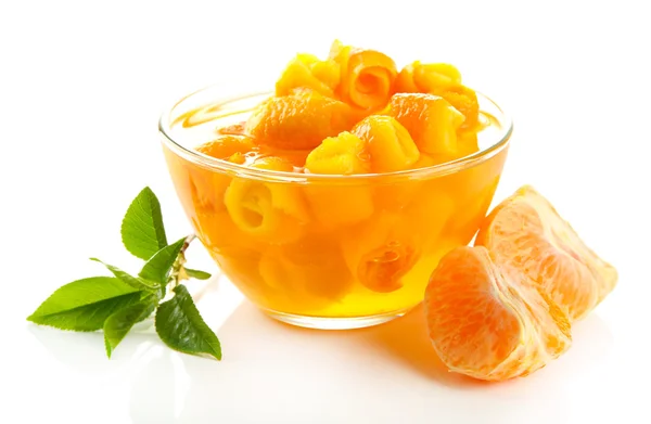 Marmellata di arance con scorza e mandarini, isolata su bianco — Foto Stock