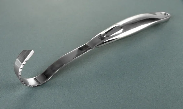 Couteau à beurre sur fond gris — Photo