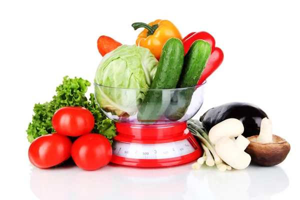 Légumes frais en écailles isolées sur blanc — Photo