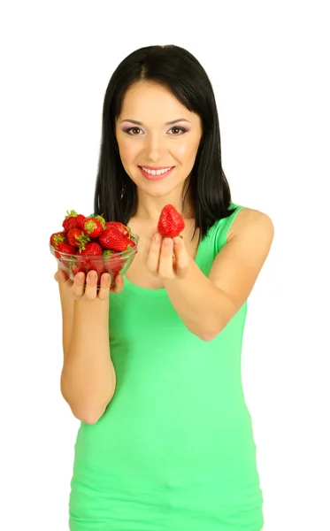 Mooie jonge vrouw met aardbeien op grijze achtergrond — Stockfoto