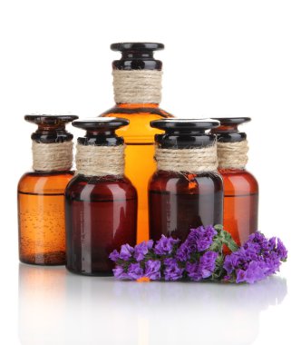 ilaç şişeleri üzerinde beyaz izole