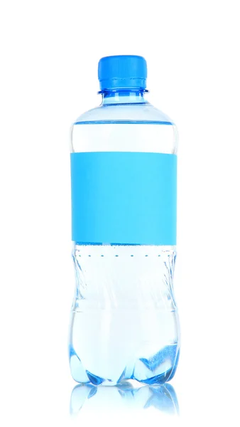 Fles water geïsoleerd op wit — Stockfoto