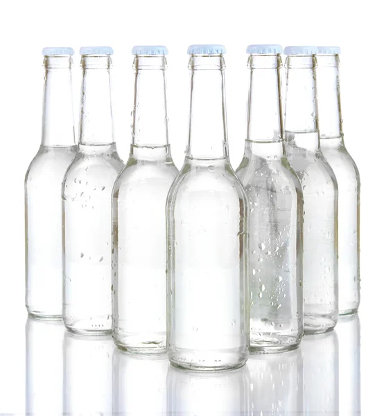 白に隔離された水ボトル — ストック写真