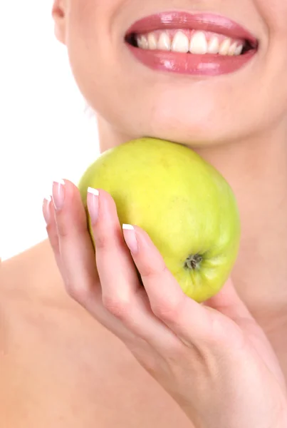 Sorrindo mulher com maçã de perto — Fotografia de Stock