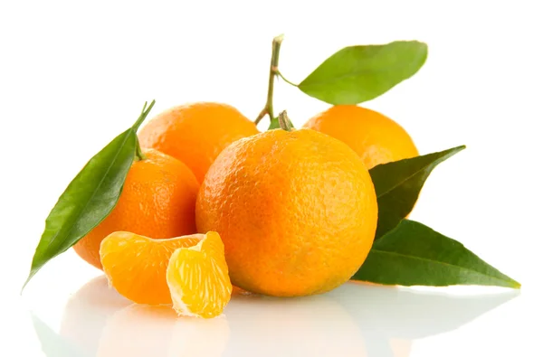 Ripe sweet tangerine with leaves, isolated on white — Stock Photo, Image