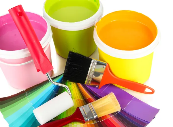 Verf potten, verfborstels en gekleurde stalen close-up — Stockfoto