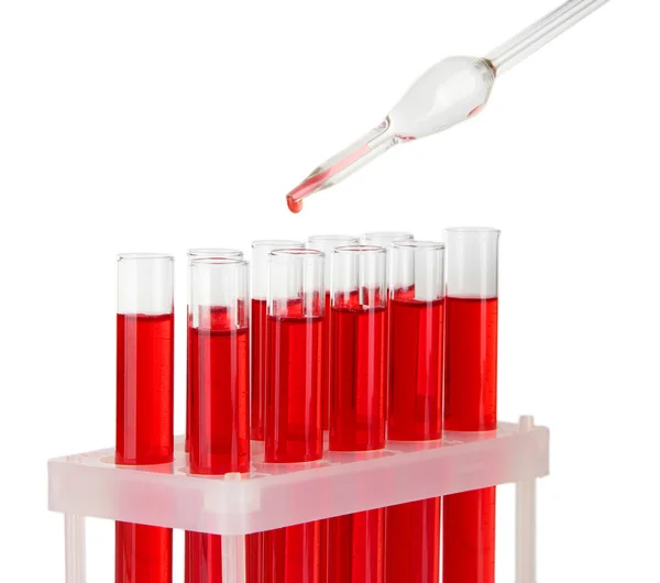 Reageerbuizen in een op wit geïsoleerd laboratorium — Stockfoto