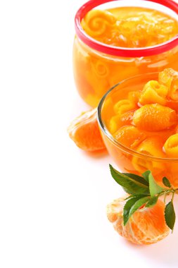 lezzet ve üzerinde beyaz izole mandalina, portakal reçeli
