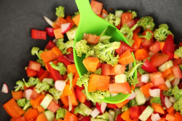 Ragu vegetal em wok, close-up — Fotografia de Stock