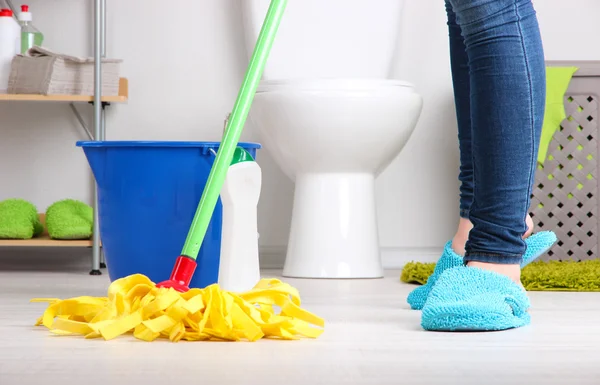 Cleaning floor in room close-up — Stock Photo, Image