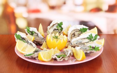 istiridye kafede masada