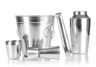 kokteyl shaker ve metal buz kovası whit üzerinde izole