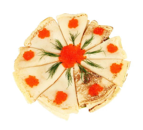 Lahodné palačinky s červeným kaviárem izolovaných na bílém — Stock fotografie