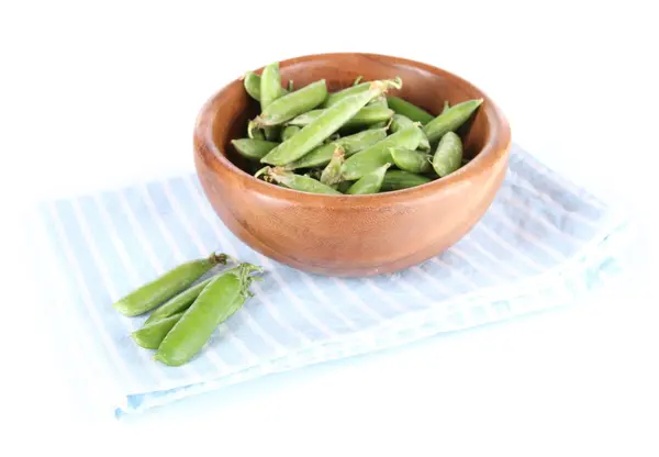 Guisantes verdes aislados sobre blanco — Foto de Stock