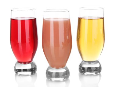 taze suyu üzerinde beyaz izole gözlük