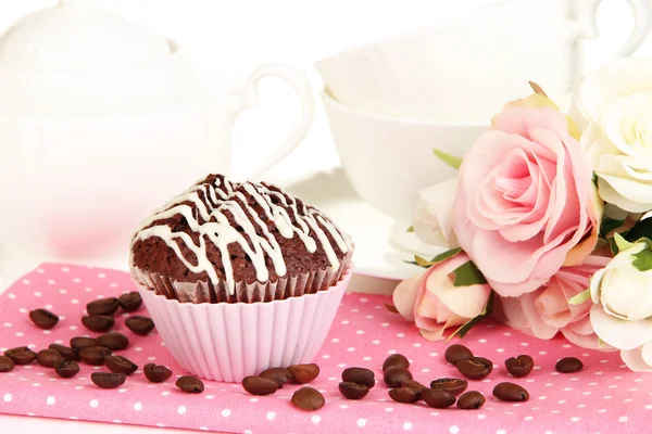 Dulce cupcake de chocolate de cerca —  Fotos de Stock