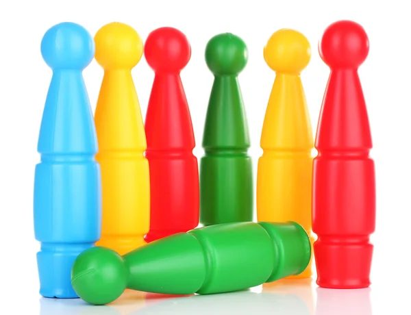 多彩塑料彩虹糖的玩具保龄球上白色隔离 — 图库照片