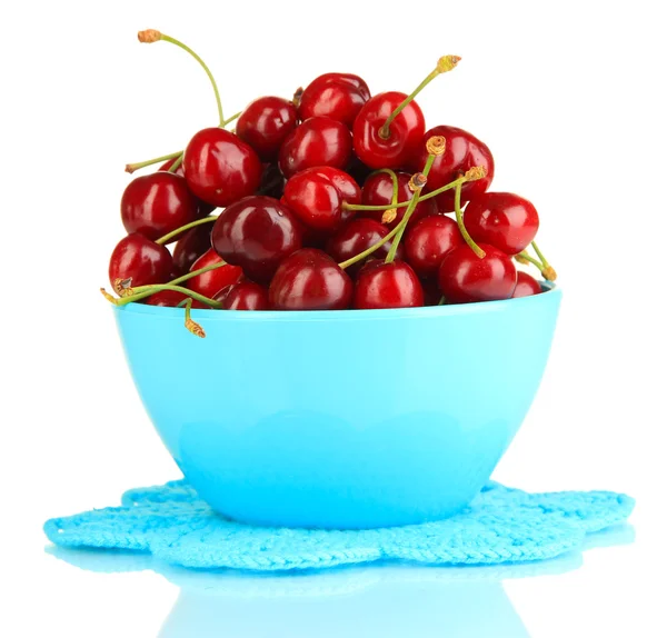 Ripe red cherry berries in bowl isolated on white — Stock Photo, Image