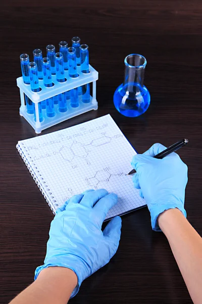 Scientist working at laboratory — Stock Photo, Image