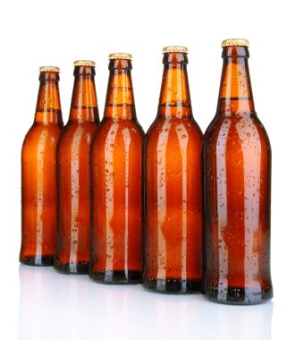 bira şişeleri üzerinde beyaz izole