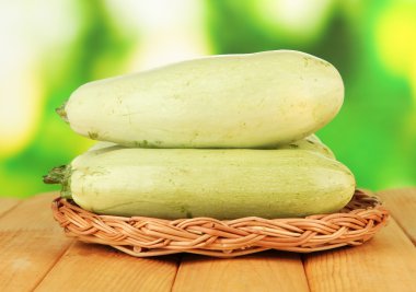 taze iliği hasır mat, parlak zemin üzerine ahşap tablo