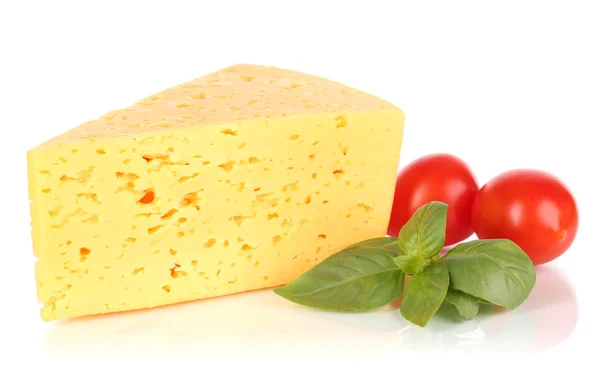 Sýrem, bazalkou a rajčaty izolovaných na bílém — Stock fotografie