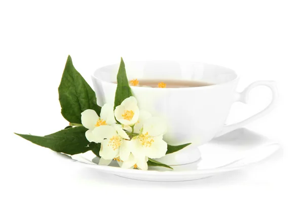 Xícara de chá com jasmim, isolado em branco — Fotografia de Stock