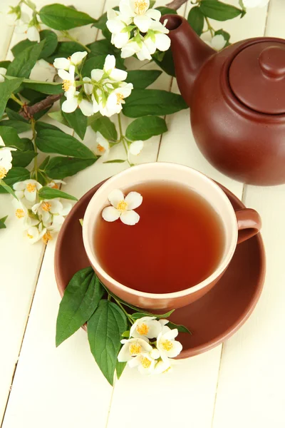 喝杯茶用茉莉花，木桌上特写 — 图库照片