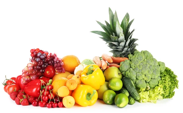 Assortiment van verse groenten en fruit, geïsoleerd op wit — Stockfoto