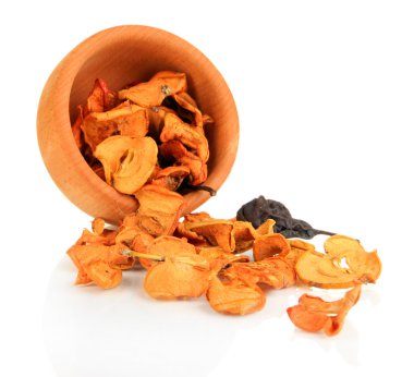 ahşap kase üzerinde beyaz izole karışık Kuruyemiş